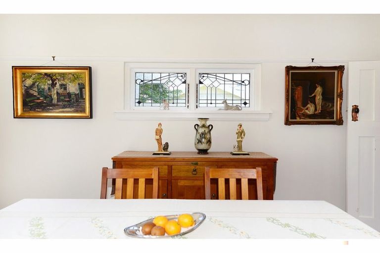 Photo of property in 17 Rhodes Street, Waimate, 7924