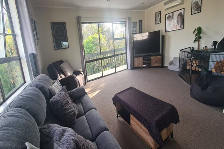 Photo of property in 19 Rhonda Place, Opaheke, Papakura, 2113
