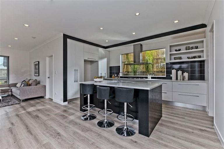 Photo of property in 44 Butler Stoney Crescent, Silverdale, 0932