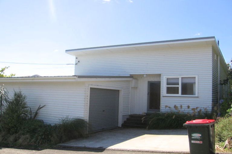 Photo of property in 4 Dorset Way, Wilton, Wellington, 6012