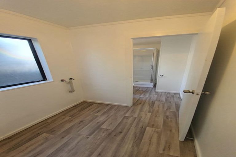 Photo of property in 1/80 Glengarry Road, Glen Eden, Auckland, 0602