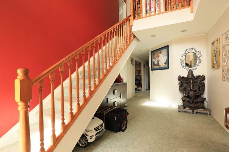 Photo of property in 12 De Havilland Drive, Goodwood Heights, Auckland, 2105