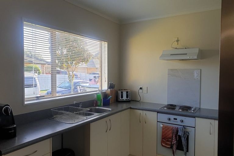 Photo of property in 8 Neesons Way, Glendene, Auckland, 0602