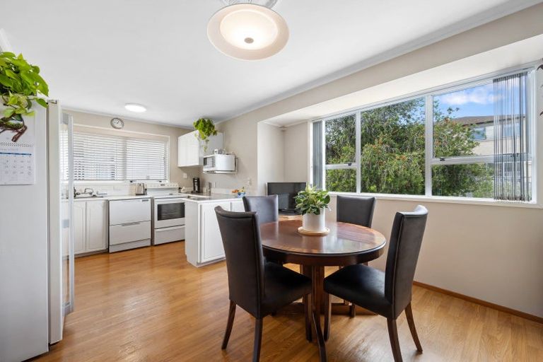 Photo of property in 56 Lewisham Street, Highland Park, Auckland, 2010