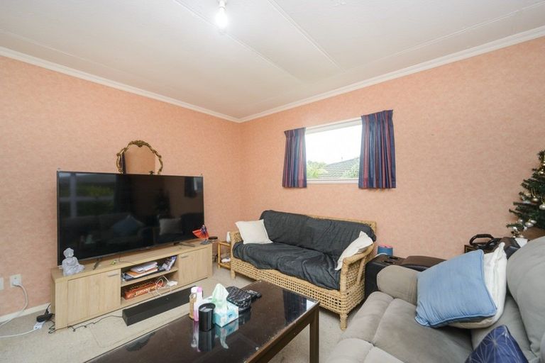 Photo of property in 1 Cremorne Avenue, Hokowhitu, Palmerston North, 4410