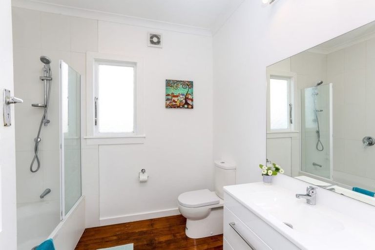 Photo of property in 19a Ropiha Street, Fitzroy, New Plymouth, 4312