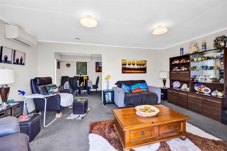 Photo of property in 1 Antonia Place, Bell Block, New Plymouth, 4312