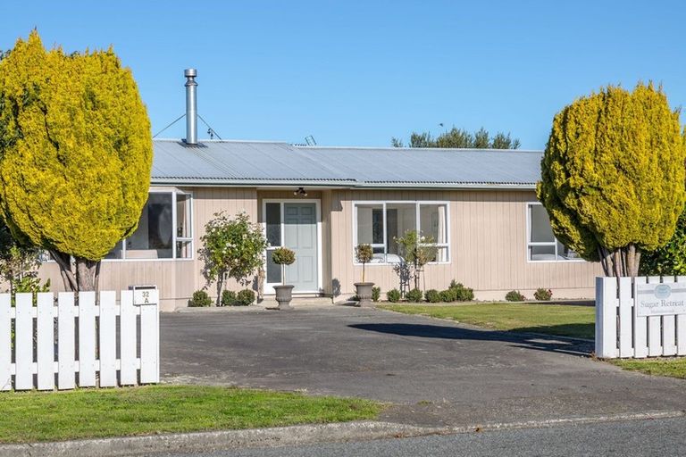 Photo of property in 32a Broadway Street, Martinborough, 5711