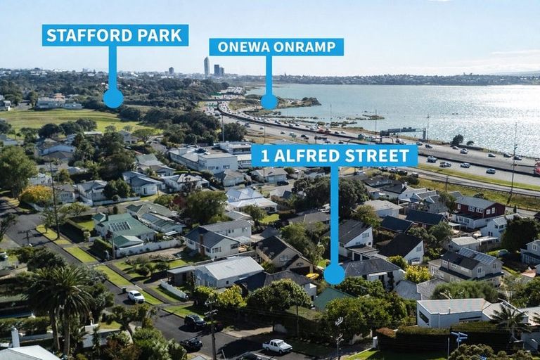 Photo of property in 1 Alfred Street, Northcote Point, Auckland, 0627