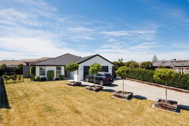 Photo of property in 30 Dogwood Way, Milson, Palmerston North, 4414
