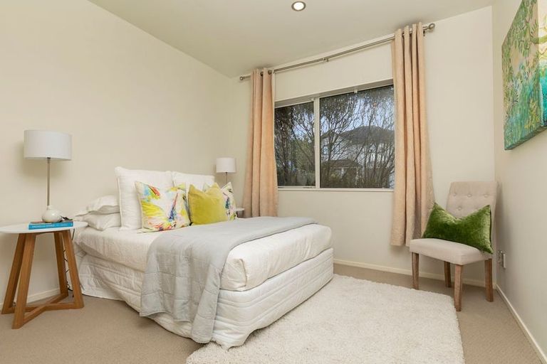 Photo of property in 6 Mural Place, Greenhithe, Auckland, 0632