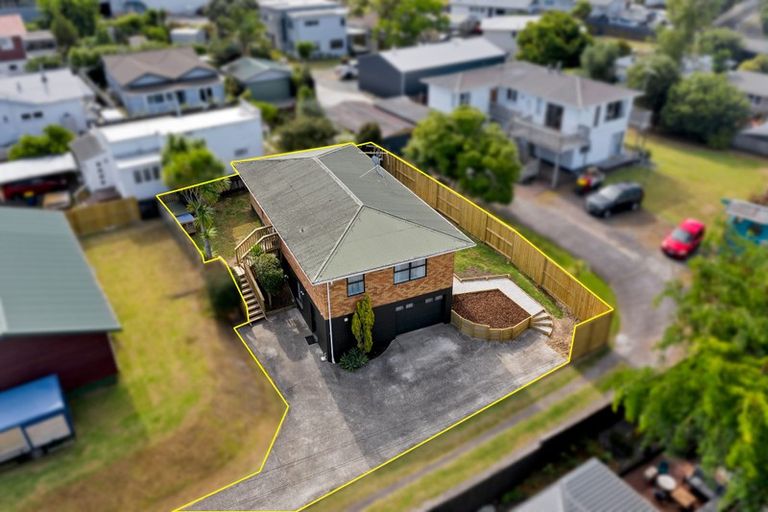 Photo of property in 78a Wharf Road, Te Atatu Peninsula, Auckland, 0610