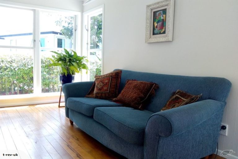 Photo of property in 1/19 Bowman Road, Forrest Hill, Auckland, 0620