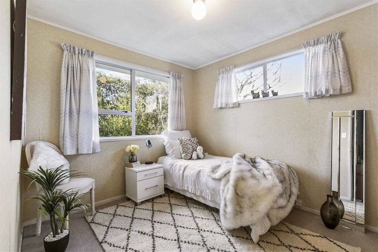 Photo of property in 1/57 Sunset Road, Totara Vale, Auckland, 0629