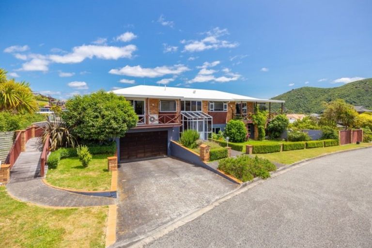 Photo of property in 12 Matai Place, Waikawa, Picton, 7220