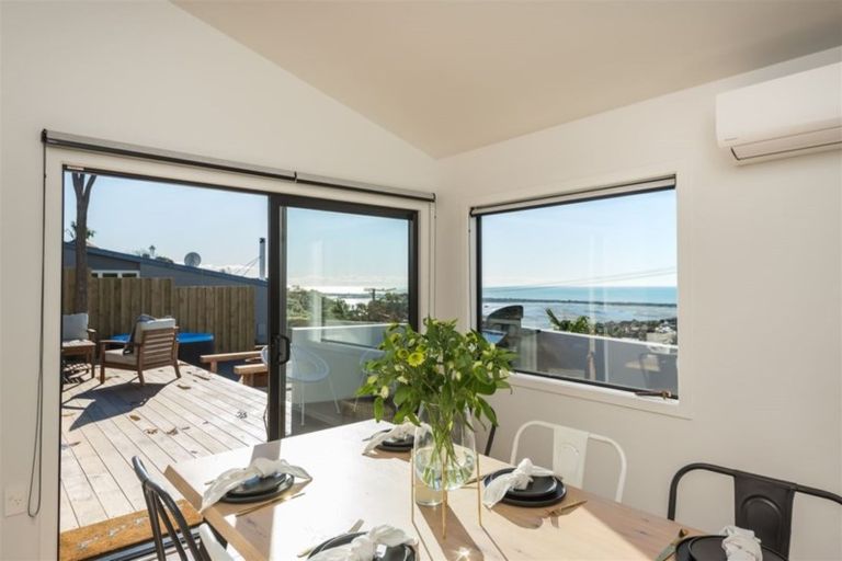 Photo of property in 2/182 Mount Pleasant, Mount Pleasant, Christchurch, 8081