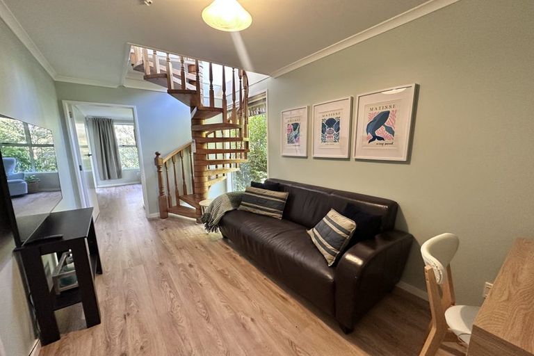 Photo of property in 2 Corlett Road, Plimmerton, Porirua, 5026