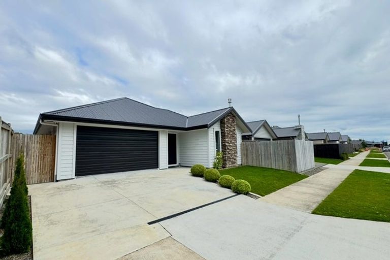 Photo of property in 50 Freedom Drive, Kelvin Grove, Palmerston North, 4414