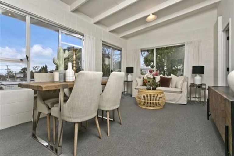 Photo of property in 2 Anne Road, Hillcrest, Auckland, 0627