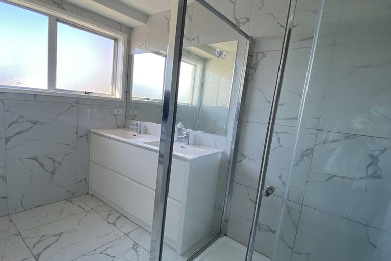 Photo of property in 8 Sabot Place, Massey, Auckland, 0614