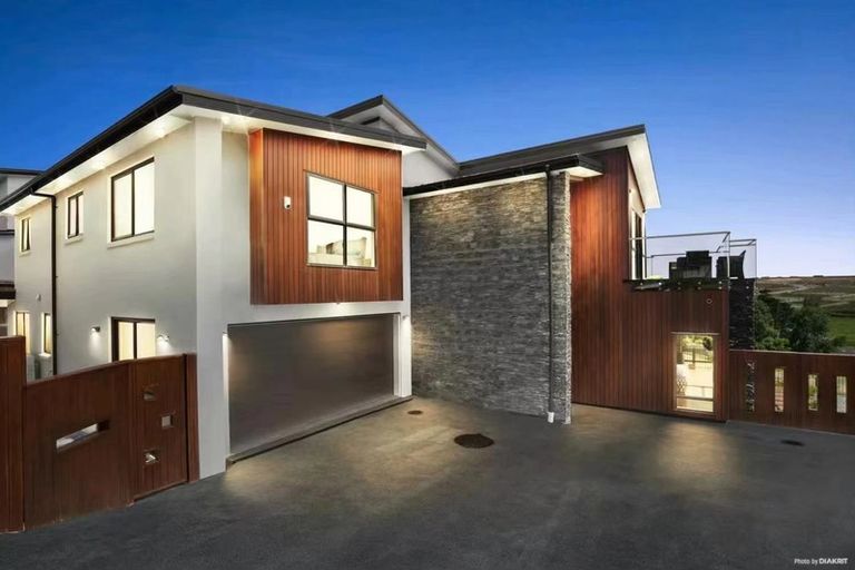 Photo of property in 7 Headland Drive, Long Bay, Auckland, 0630