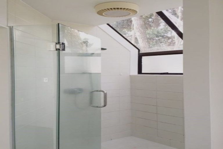 Photo of property in 48 Whitby Crescent, Mairangi Bay, Auckland, 0630