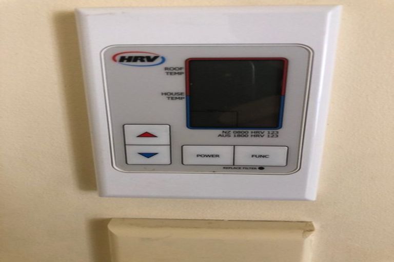 Photo of property in 93 Sturges Road, Henderson, Auckland, 0612