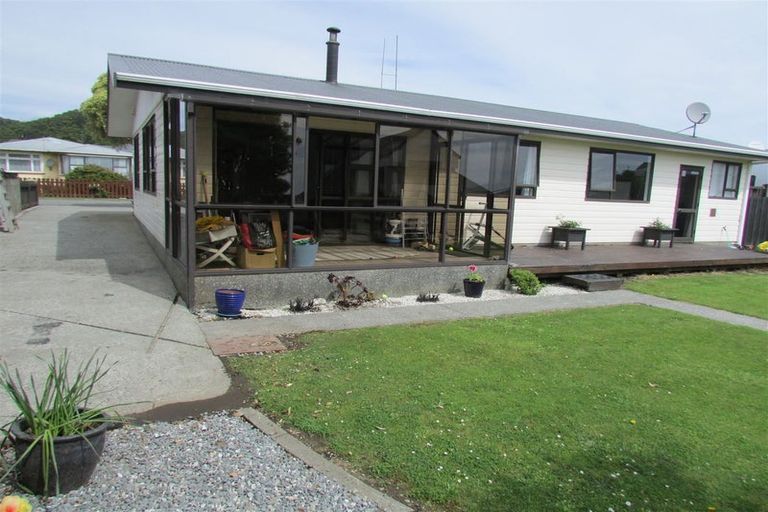 Photo of property in 24 Parfitt Place, Greymouth, 7805
