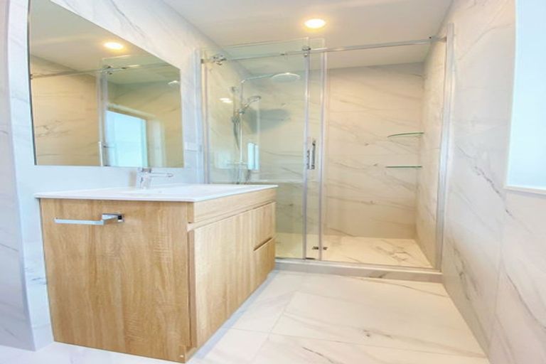 Photo of property in 104a Eversleigh Road, Belmont, Auckland, 0622