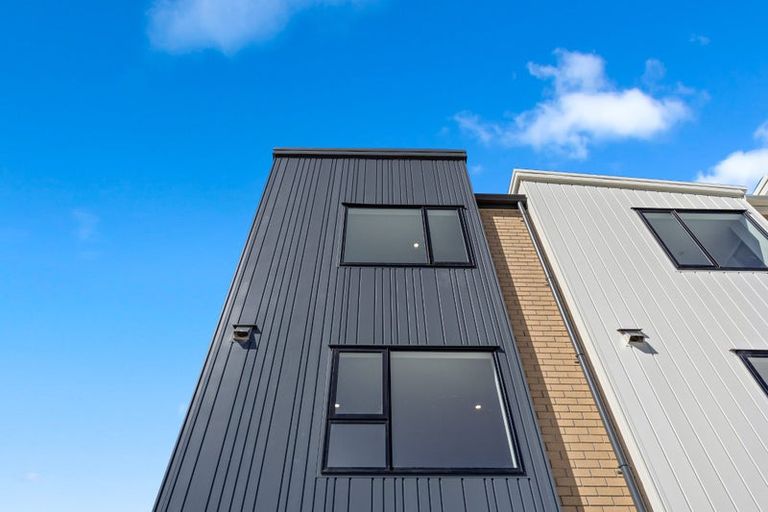 Photo of property in 9 Rosedale Road, Pinehill, Auckland, 0632