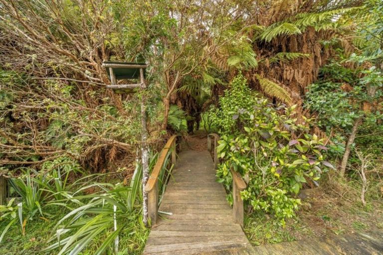 Photo of property in 15 Forest Road, Pinehaven, Upper Hutt, 5019