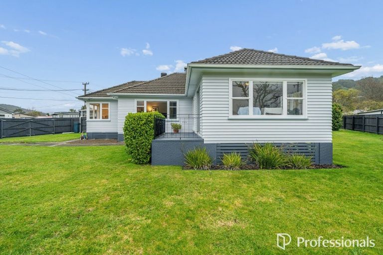 Photo of property in 2 Short Street, Wainuiomata, Lower Hutt, 5014