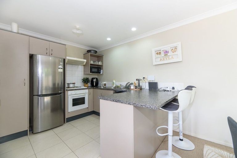 Photo of property in 12 Mediterranean Way, Goodwood Heights, Auckland, 2105