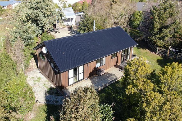 Photo of property in 28 Grove Avenue, Weston, Oamaru, 9401