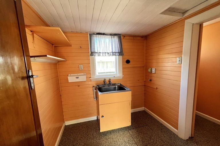 Photo of property in 33 Neill Street, Hornby, Christchurch, 8042