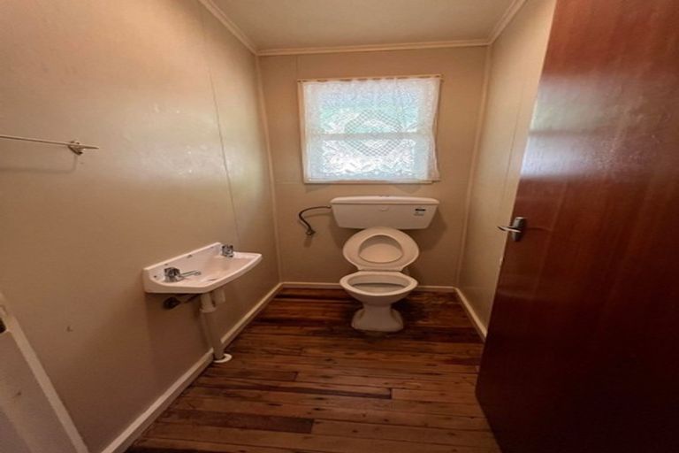 Photo of property in 29 Thomson Grove, Stokes Valley, Lower Hutt, 5019