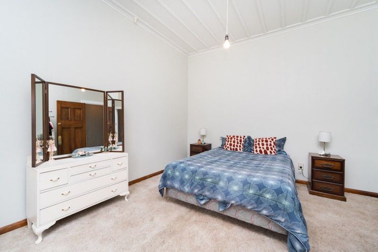 Photo of property in 13 Karaka Street, Tokomaru, Palmerston North, 4474