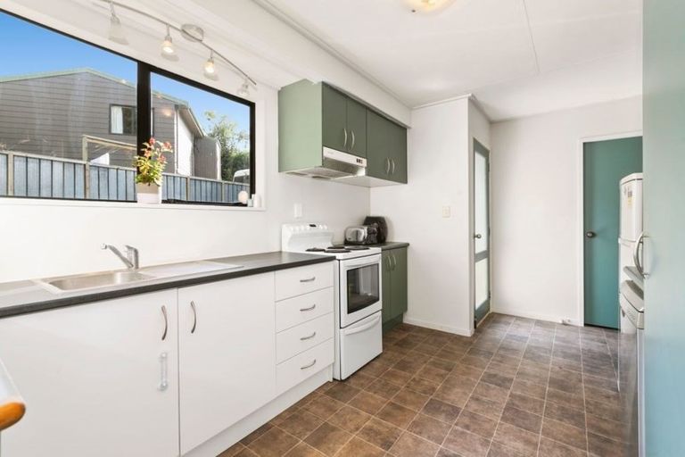 Photo of property in 52 Langstone Street, Welcome Bay, Tauranga, 3112