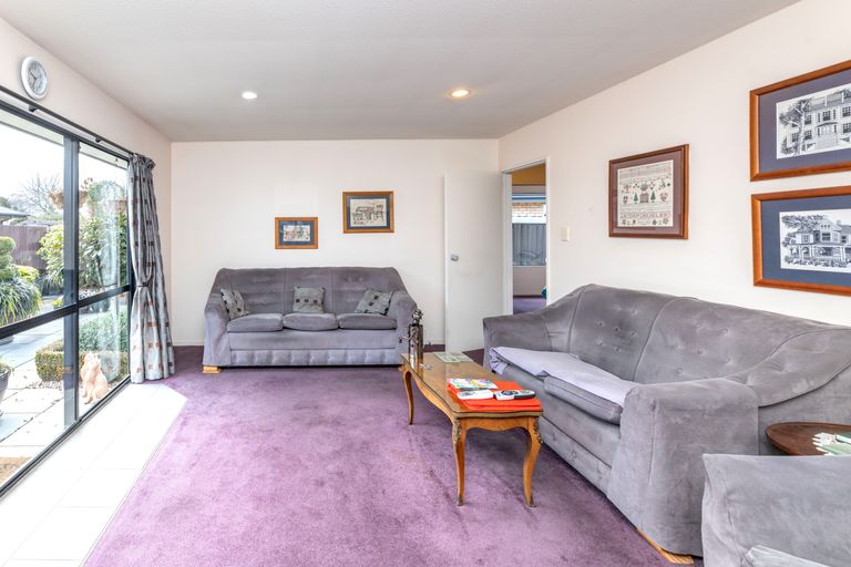 Photo of property in 2/14 Innisfree Place, Northwood, Christchurch, 8051