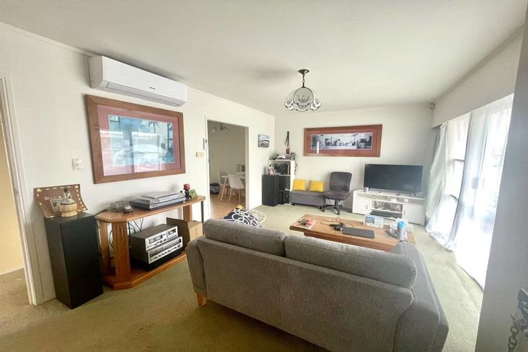 Photo of property in 1/2 Yacht Place, Bucklands Beach, Auckland, 2012