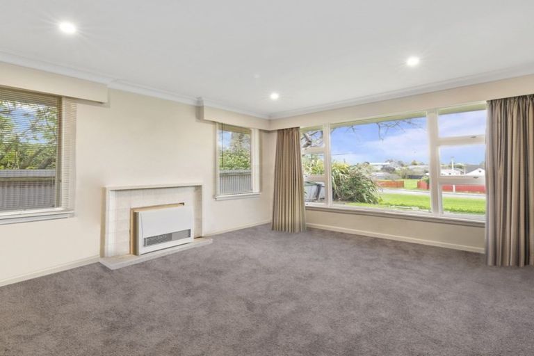 Photo of property in 213 Fifield Terrace, Opawa, Christchurch, 8023