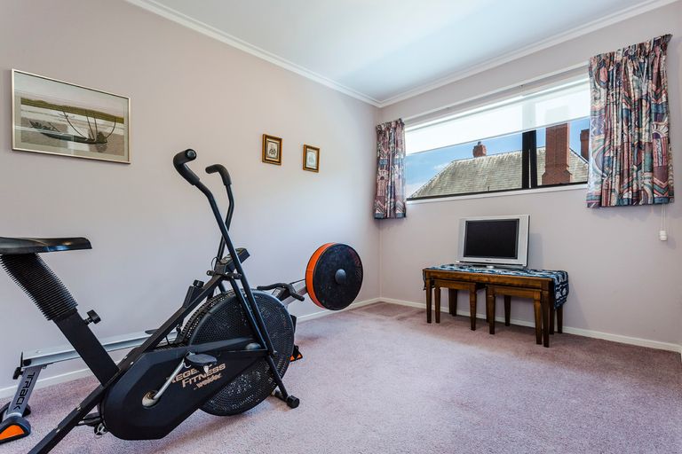Photo of property in 24 Balmacewen Road, Maori Hill, Dunedin, 9010