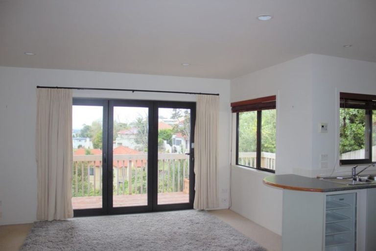 Photo of property in 15 Bushglen Court, Browns Bay, Auckland, 0630