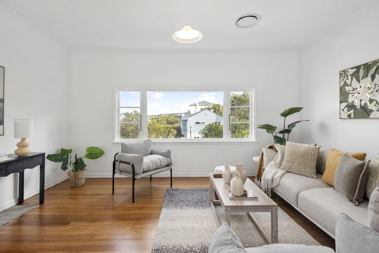 Photo of property in 35 Nevay Road, Miramar, Wellington, 6022