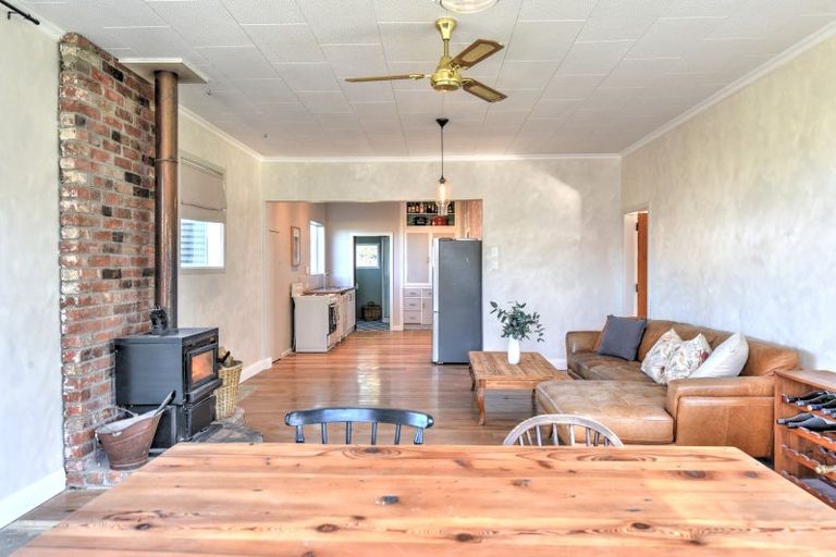 Photo of property in 9 Essex Street, Mossburn, 9792