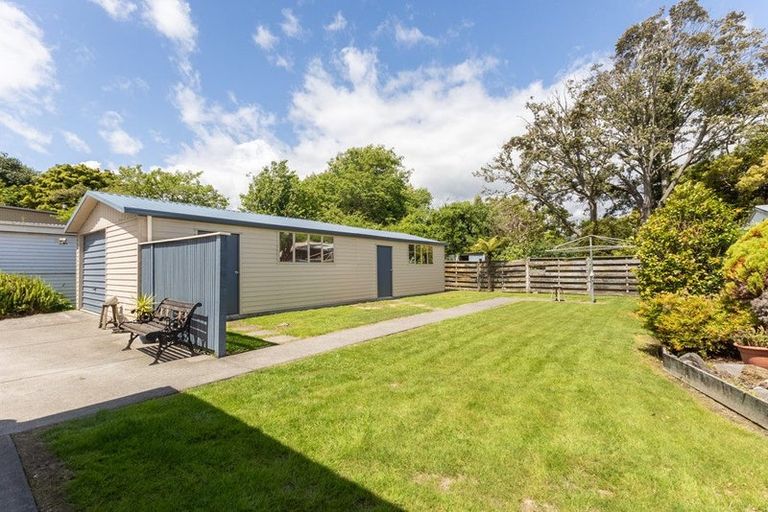 Photo of property in 42 Domain Road, Otaki, 5512