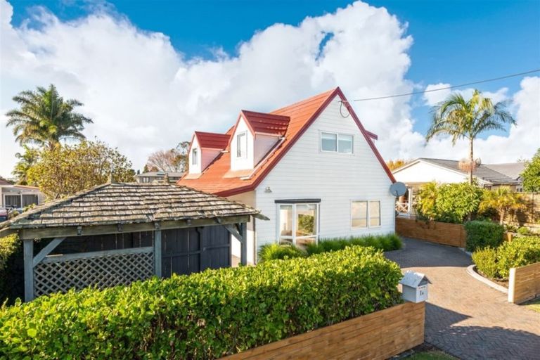 Photo of property in 1a Barberry Lane, Te Atatu Peninsula, Auckland, 0610