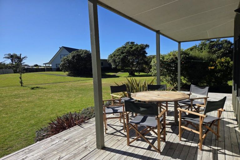 Photo of property in 109 Titoki Place, Matarangi, Whitianga, 3592