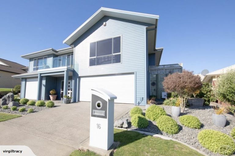 Photo of property in 16 Lithgow Drive, Otamatea, Whanganui, 4500