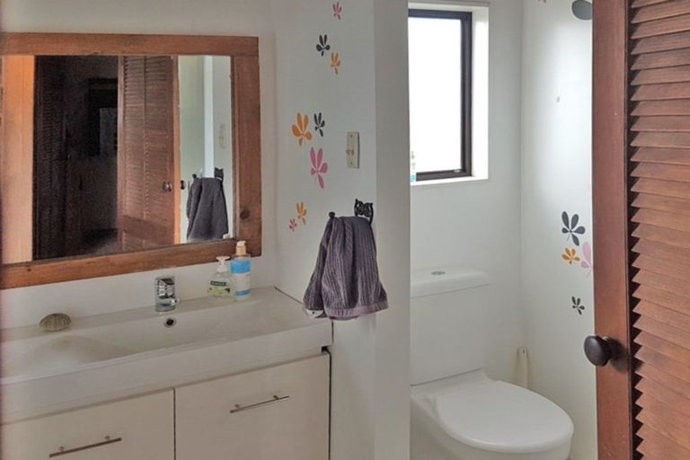 Photo of property in 104 Ocean Beach Road, Tairua, 3508